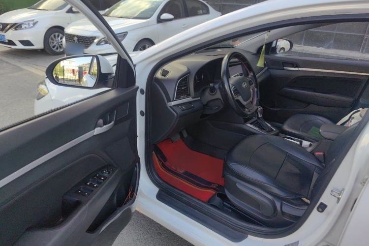 Used Hyundai Elantra (6th Generation / Lingdong) 2016 1.6L Automatic ZhiXuan – Elite Version Interior 3