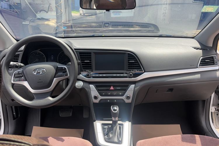 Used Hyundai Elantra (6th Generation / Lingdong) 2016 1.6L Automatic ZhiXuan – Elite Version Interior 4