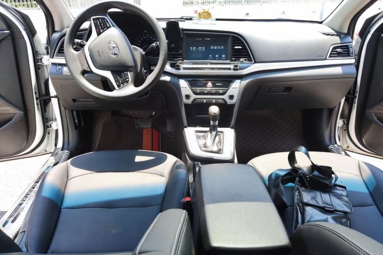Used Hyundai Elantra (6th Generation / Lingdong) 2016 1.6L Automatic ZhiXuan – Elite Version Interior 4