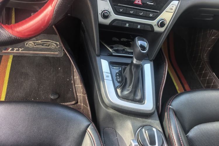 Used Hyundai Elantra (6th Generation / Lingdong) 2016 1.6L Automatic ZhiXuan – Elite Version Interior 4