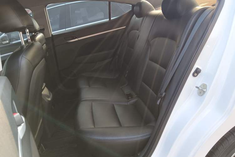 Used Hyundai Elantra (6th Generation / Lingdong) 2016 1.6L Automatic ZhiXuan – Elite Version Interior 4
