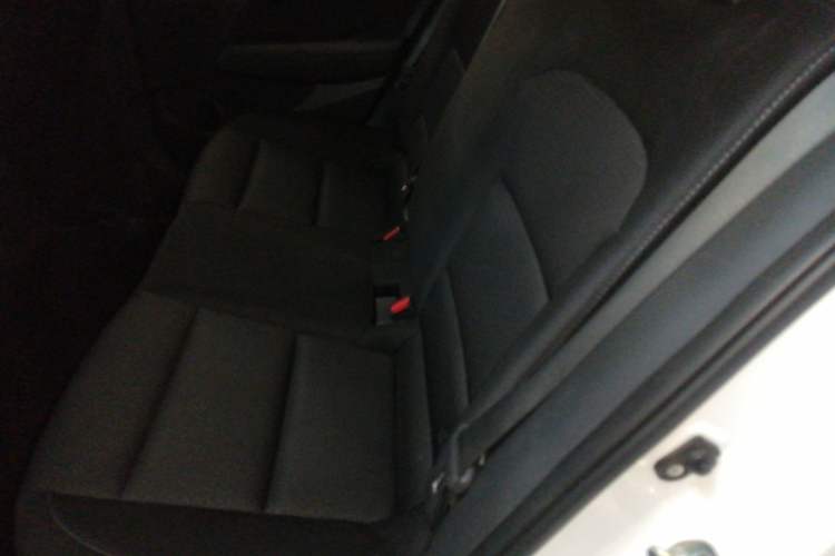 Used Hyundai Elantra (6th Generation / Lingdong) 2016 1.6L Automatic ZhiXuan – Elite Version Interior 4