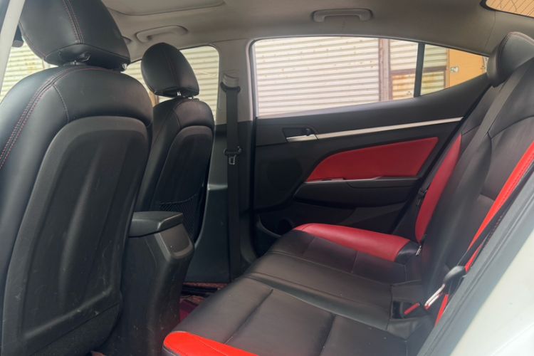 Used Hyundai Elantra (6th Generation / Lingdong) 2016 1.6L Automatic ZhiXuan – Elite Version Interior 4