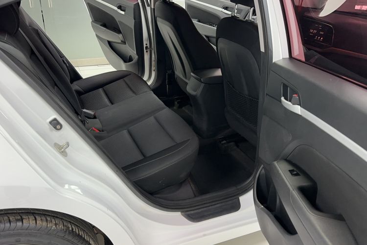 Used Hyundai Elantra (6th Generation / Lingdong) 2016 1.6L Automatic ZhiXuan – Elite Version Interior 4