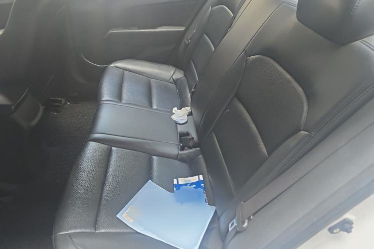 Used Hyundai Elantra (6th Generation / Lingdong) 2016 1.6L Automatic ZhiXuan – Elite Version Interior 4