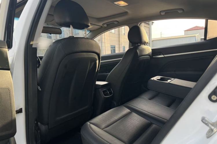 Used Hyundai Elantra (6th Generation / Lingdong) 2016 1.6L Automatic ZhiXuan · Luxury Version Interior 5