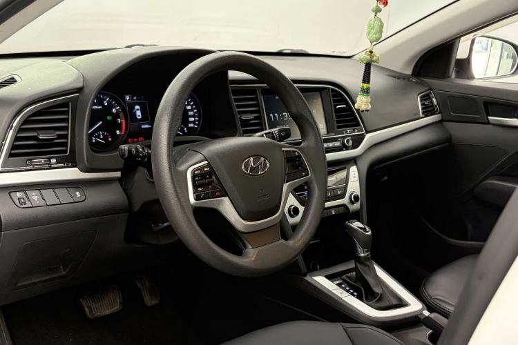 Used Hyundai Elantra (6th Generation / Lingdong) 2016 1.6L Automatic ZhiXuan – Elite Version Interior 5