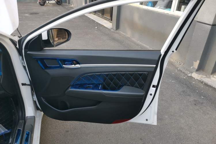 Used Hyundai Elantra (6th Generation / Lingdong) 2016 1.6L Manual ZhiXuan·Youth Edition Interior 5