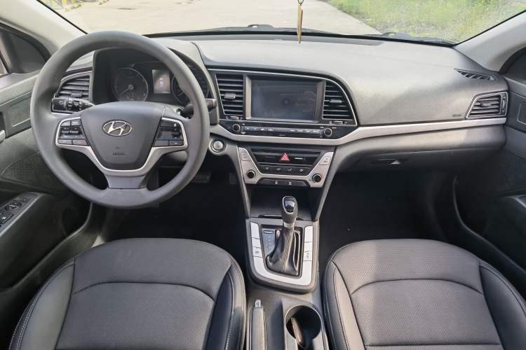 Used Hyundai Elantra (6th Generation / Lingdong) 2016 1.6L Automatic ZhiXuan – Elite Version Interior 5