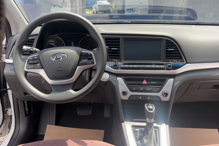 Used Hyundai Elantra (6th Generation / Lingdong) 2016 1.6L Automatic ZhiXuan – Elite Version Interior 5