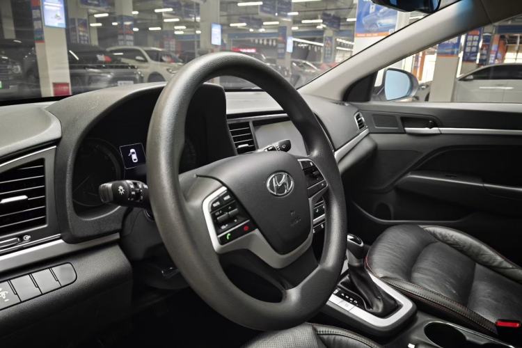 Used Hyundai Elantra (6th Generation / Lingdong) 2016 1.6L Automatic ZhiXuan – Elite Version Interior 5