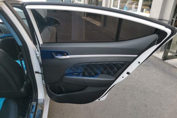Used Hyundai Elantra (6th Generation / Lingdong) 2016 1.6L Manual ZhiXuan·Youth Edition Interior 6