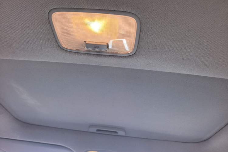 Used Hyundai Elantra (6th Generation / Lingdong) 2016 1.6L Automatic ZhiXuan – Elite Version Interior 6