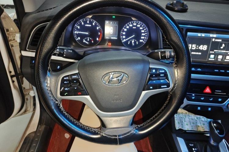 Used Hyundai Elantra (6th Generation / Lingdong) 2016 1.6L Automatic ZhiXuan – Elite Version Interior 6