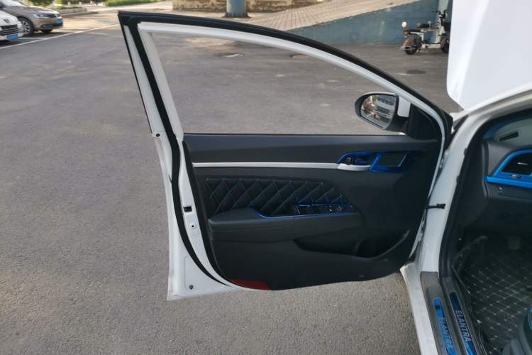 Used Hyundai Elantra (6th Generation / Lingdong) 2016 1.6L Manual ZhiXuan·Youth Edition Interior 7