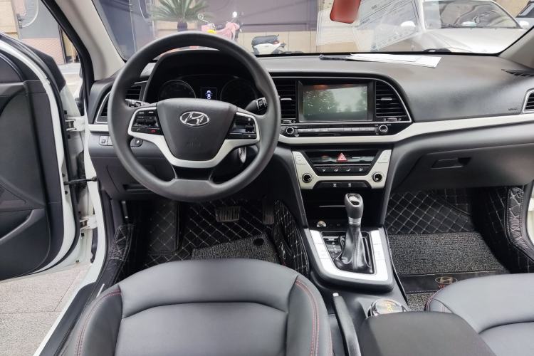 Used Hyundai Elantra (6th Generation / Lingdong) 2016 1.6L Automatic ZhiXuan – Elite Version Interior 7