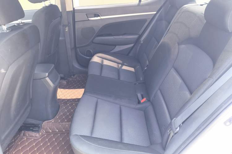 Used Hyundai Elantra (6th Generation / Lingdong) 2016 1.6L Automatic ZhiXuan – Elite Version Interior 7