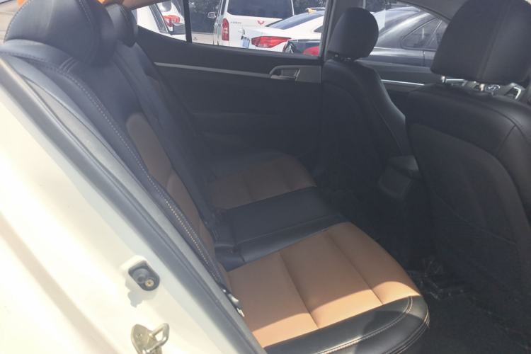 Used Hyundai Elantra (6th Generation / Lingdong) 2016 1.6L Automatic ZhiXuan – Elite Version Interior 8