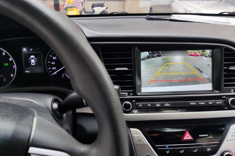 Used Hyundai Elantra (6th Generation / Lingdong) 2016 1.6L Automatic ZhiXuan – Elite Version Interior 9