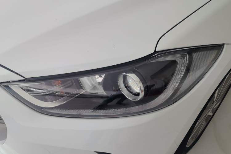 Used Hyundai Elantra (6th Generation / Lingdong) 2016 1.6L Automatic ZhiXuan – Elite Version Left Front Headlight