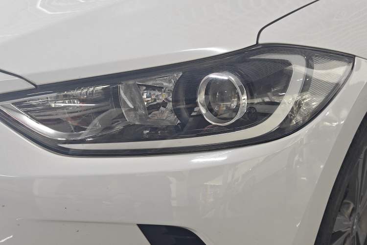Used Hyundai Elantra (6th Generation / Lingdong) 2016 1.6L Manual ZhiXuan·Youth Edition Left Front Headlight