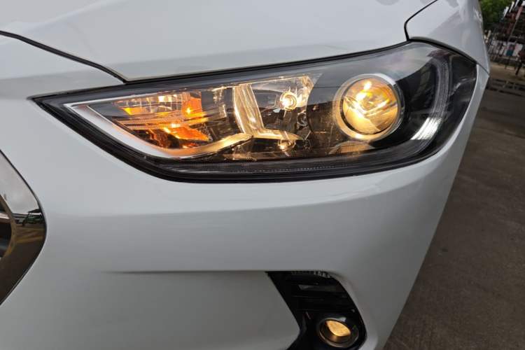 Used Hyundai Elantra (6th Generation / Lingdong) 2016 1.6L Automatic ZhiXuan – Elite Version Left Front Headlight