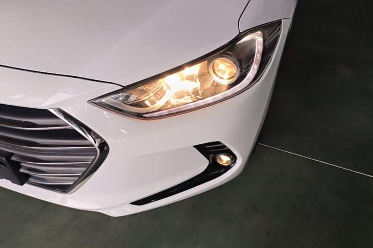 Used Hyundai Elantra (6th Generation / Lingdong) 2016 1.6L Automatic ZhiXuan – Elite Version Left Front Headlight
