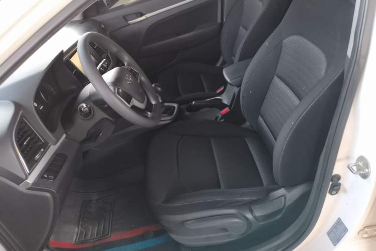 Used Hyundai Elantra (6th Generation / Lingdong) 2016 1.6L Manual ZhiXuan·Youth Edition Left Front Seat