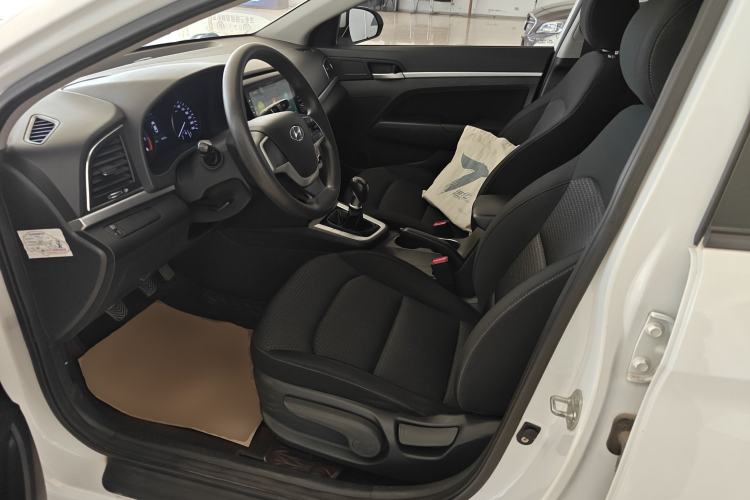 Used Hyundai Elantra (6th Generation / Lingdong) 2016 1.6L Manual ZhiXuan·Youth Edition Left Front Seat