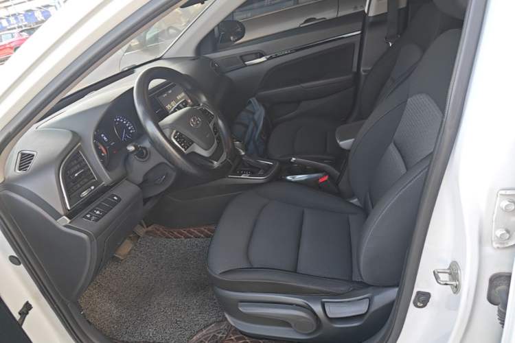 Used Hyundai Elantra (6th Generation / Lingdong) 2016 1.6L Automatic ZhiXuan – Elite Version Left Front Seat