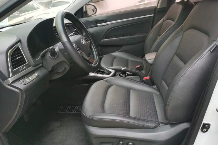 Used Hyundai Elantra (6th Generation / Lingdong) 2016 1.6L Automatic ZhiXuan · Luxury Version Left Front Seat
