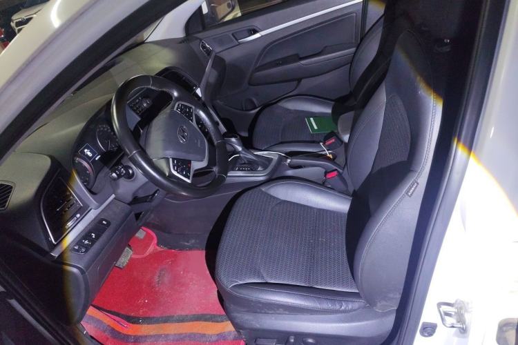 Used Hyundai Elantra (6th Generation / Lingdong) 2016 1.6L Automatic ZhiXuan · Luxury Version Left Front Seat