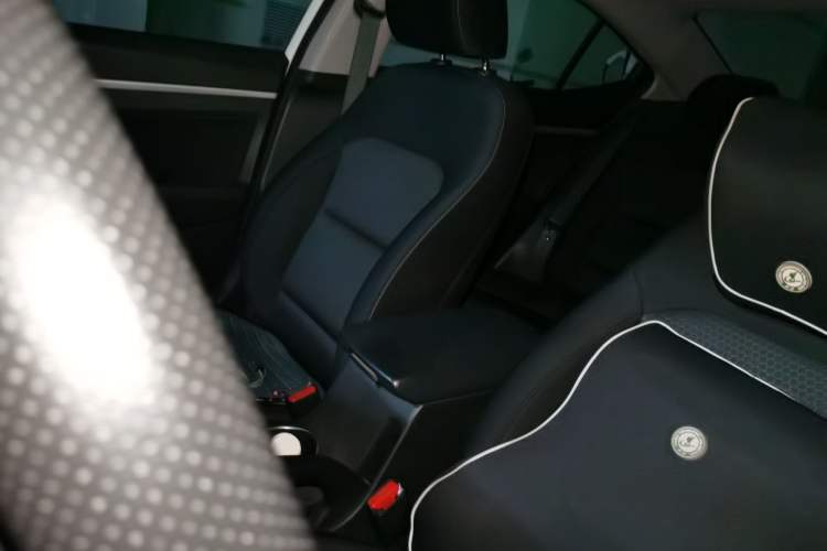 Used Hyundai Elantra (6th Generation / Lingdong) 2016 1.6L Automatic ZhiXuan – Elite Version Left Front Seat