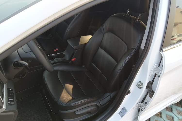 Used Hyundai Elantra (6th Generation / Lingdong) 2016 1.6L Automatic ZhiXuan – Elite Version Left Front Seat