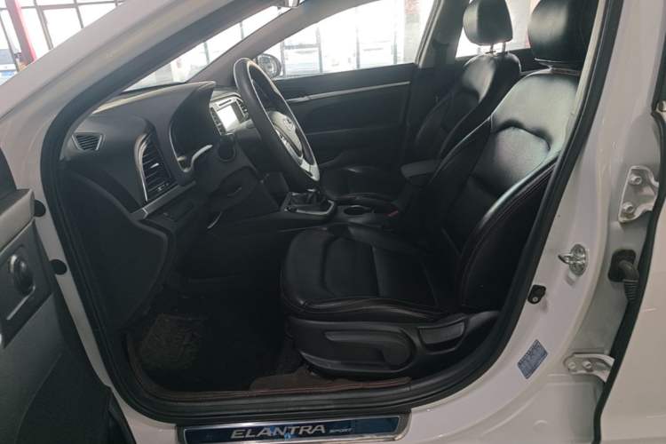 Used Hyundai Elantra (6th Generation / Lingdong) 2016 1.6L Manual ZhiXuan·Youth Edition Left Front Seat