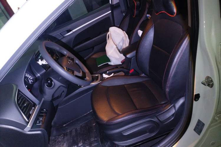 Used Hyundai Elantra (6th Generation / Lingdong) 2016 1.6L Automatic ZhiXuan · Youth Edition Left Front Seat