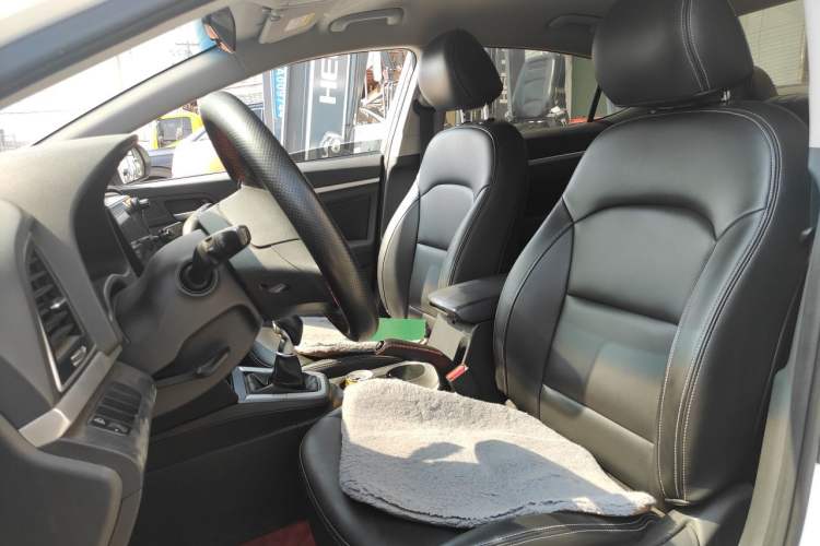 Used Hyundai Elantra (6th Generation / Lingdong) 2016 1.6L Manual ZhiXuan·Youth Edition Left Front Seat