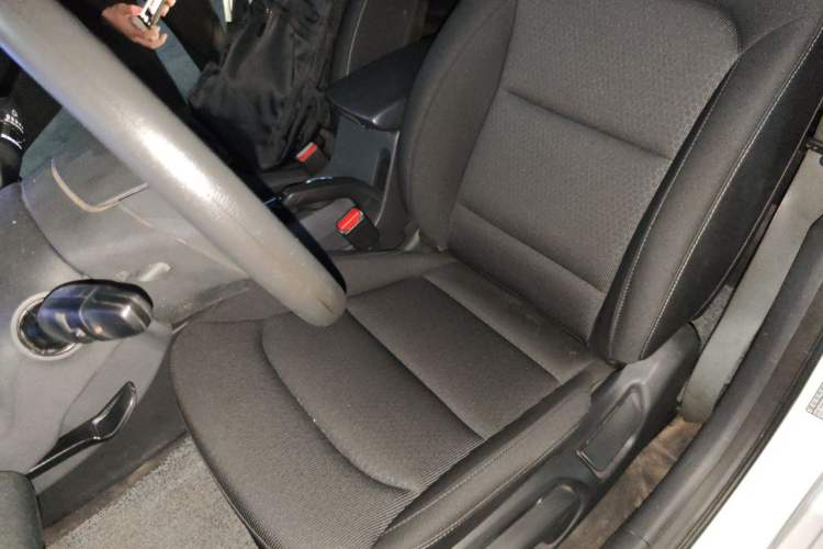 Used Hyundai Elantra (6th Generation / Lingdong) 2016 1.6L Manual ZhiXuan·Youth Edition Left Front Seat