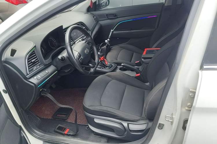 Used Hyundai Elantra (6th Generation / Lingdong) 2016 1.4T Dual-Clutch Xuan Dong · Dynamic Version Left Front Seat