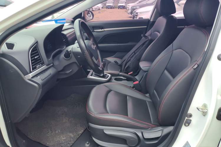 Used Hyundai Elantra (6th Generation / Lingdong) 2016 1.6L Manual ZhiXuan·Youth Edition Left Front Seat