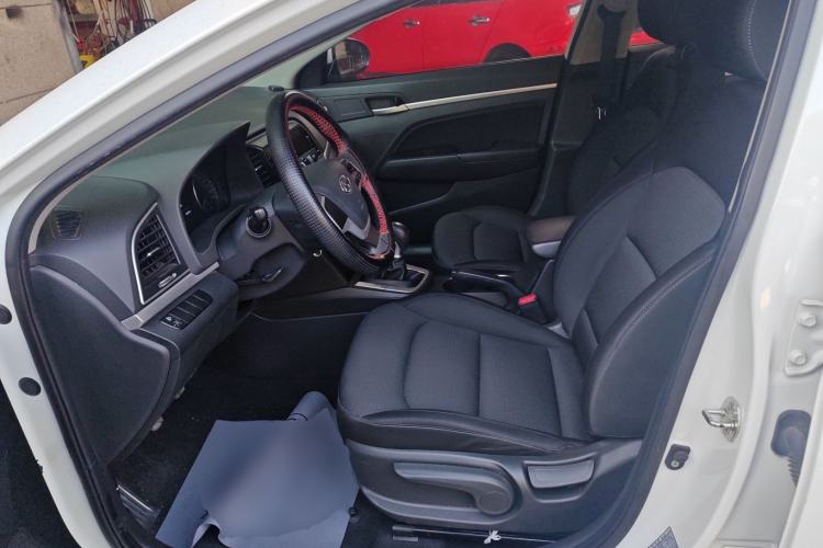 Used Hyundai Elantra (6th Generation / Lingdong) 2016 1.6L Manual ZhiXuan·Youth Edition Left Front Seat