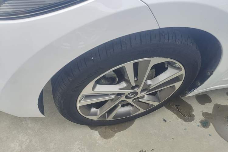 Used Hyundai Elantra (6th Generation / Lingdong) 2016 1.6L Automatic ZhiXuan – Elite Version Left Front Wheel Hub