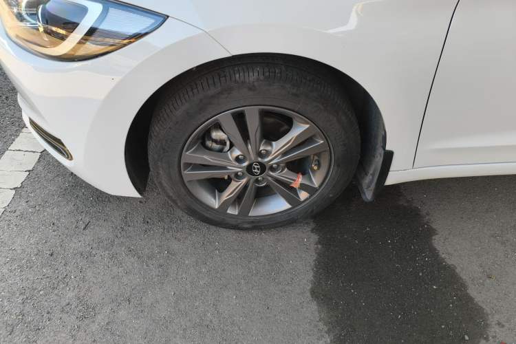 Used Hyundai Elantra (6th Generation / Lingdong) 2016 1.6L Manual ZhiXuan·Youth Edition Left Front Wheel Hub