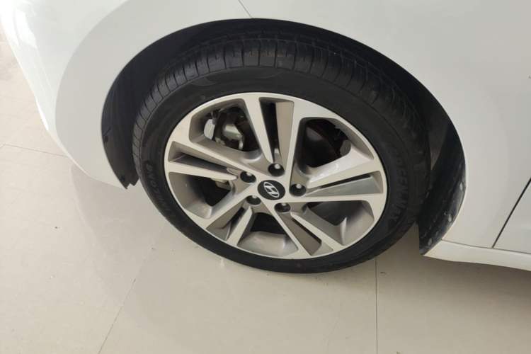 Used Hyundai Elantra (6th Generation / Lingdong) 2016 1.6L Automatic ZhiXuan – Elite Version Left Front Wheel Hub