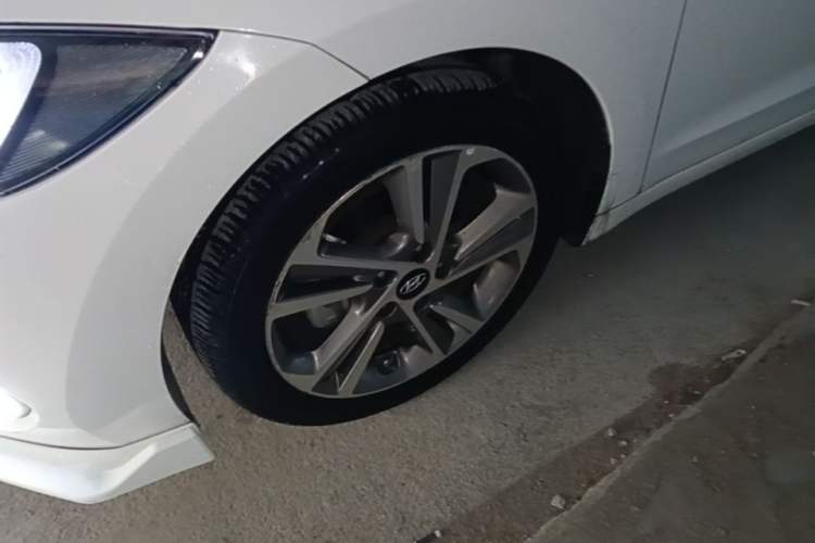 Used Hyundai Elantra (6th Generation / Lingdong) 2016 1.6L Automatic ZhiXuan – Elite Version Left Front Wheel Hub