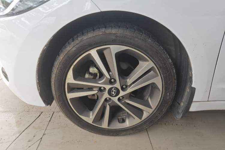 Used Hyundai Elantra (6th Generation / Lingdong) 2016 1.6L Automatic ZhiXuan – Elite Version Left Front Wheel Hub