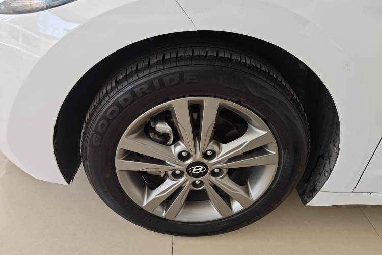 Used Hyundai Elantra (6th Generation / Lingdong) 2016 1.6L Manual ZhiXuan·Youth Edition Left Front Wheel Hub