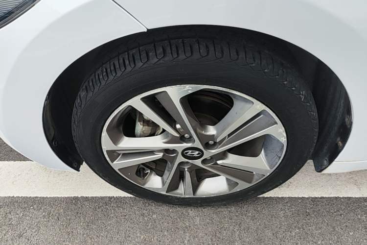 Used Hyundai Elantra (6th Generation / Lingdong) 2016 1.6L Automatic ZhiXuan – Elite Version Left Front Wheel Hub