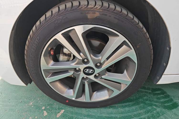 Used Hyundai Elantra (6th Generation / Lingdong) 2016 1.6L Automatic ZhiXuan – Elite Version Left Front Wheel Hub