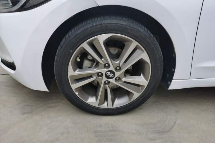 Used Hyundai Elantra (6th Generation / Lingdong) 2016 1.6L Automatic ZhiXuan · Luxury Version Left Front Wheel Hub